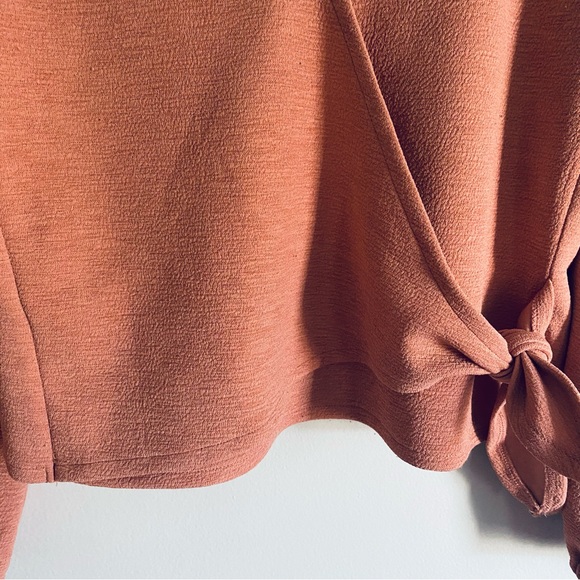 Texture & Thread Madewell Women's Terra Cotta Crepe Wrap Top Size Medium K3979 - Picture 3 of 8